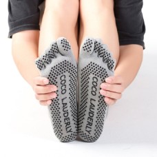 A Pair, Solid Color Non-slip Sweat-absorbent Yoga Socks Split Toe Socks for Women, Size:One Size(Gray)
