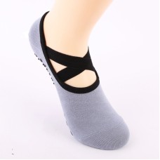 Une paire dames croix de sangle versant des chaussettes de yoga sans glissement sans glissement sans glissement, taille: une taille (gris)