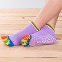 Une paire chaussettes de yoga non glissantes à cinq boutons pour femmes, une taille, une livraison de couleurs aléatoires, style: droit