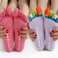 Three Pairs Five-toe Non-slip Yoga Socks for Women, One Size, Random Color Delivery, Style:With Heel